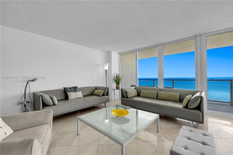Copropriété à louer à Miami Beach, Floride: 2 chambres, 156.08 m2 № 2385013 - photo 7