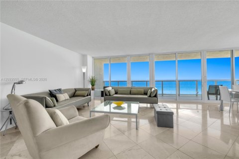 Copropriété à louer à Miami Beach, Floride: 2 chambres, 156.08 m2 № 2385013 - photo 6
