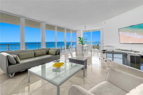 Copropriété à louer à Miami Beach, Floride: 2 chambres, 156.08 m2 № 2385013 - photo 4