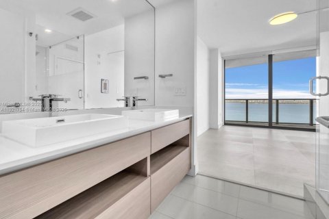 Condo in Miami, Florida, 2 bedrooms № 1975715 - photo 15