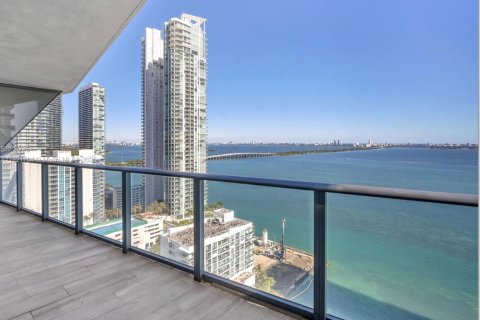 Condo in Miami, Florida, 2 bedrooms № 1975715 - photo 18