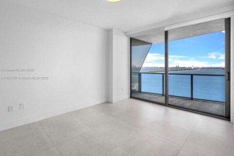 Condo in Miami, Florida, 2 bedrooms № 1975715 - photo 14