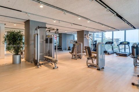 Condo in Miami, Florida, 2 bedrooms № 1975715 - photo 23