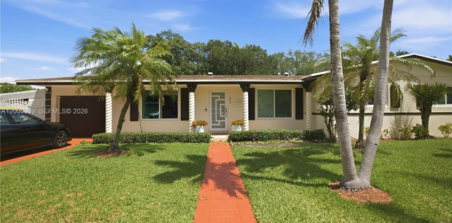 Дом в Майами, Флорида 1 спальня, 144.37м2 № 2067305