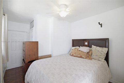 Снять в аренду виллу или дом в Майами, Флорида 1 спальня, 144.37м2, № 2067305 - фото 2