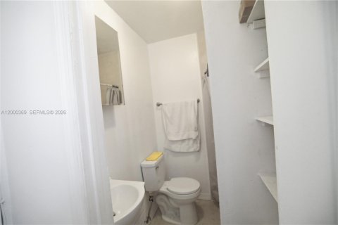 Снять в аренду виллу или дом в Майами, Флорида 1 спальня, 144.37м2, № 2067305 - фото 3