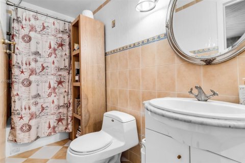 Villa ou maison à vendre à Miami, Floride: 3 chambres, 124.12 m2 № 1991481 - photo 19