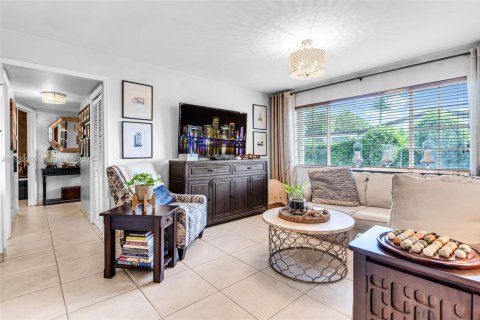 Villa ou maison à vendre à Miami, Floride: 3 chambres, 124.12 m2 № 1991481 - photo 4