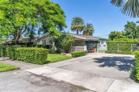 Villa ou maison à vendre à Miami, Floride: 3 chambres, 124.12 m2 № 1991481 - photo 2