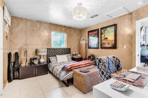 Villa ou maison à vendre à Miami, Floride: 3 chambres, 124.12 m2 № 1991481 - photo 18