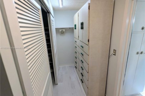 Condominio en venta en Pembroke Pines, Florida, 2 dormitorios, 83.61 m2 № 1790291 - foto 22