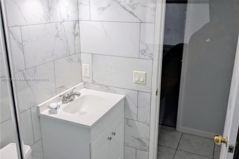 Condominio en venta en Pembroke Pines, Florida, 2 dormitorios, 83.61 m2 № 1790291 - foto 26