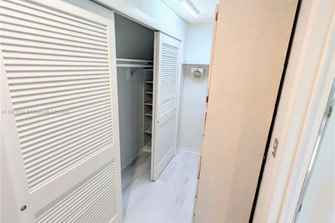 Condominio en venta en Pembroke Pines, Florida, 2 dormitorios, 83.61 m2 № 1790291 - foto 21
