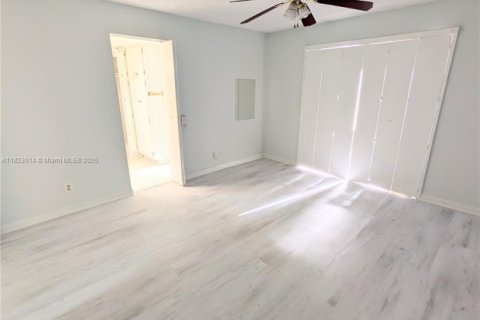 Condominio en venta en Pembroke Pines, Florida, 2 dormitorios, 83.61 m2 № 1790291 - foto 15