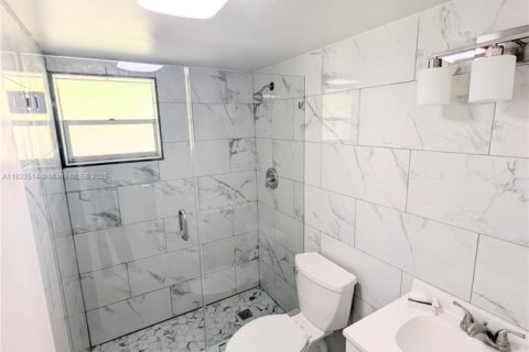 Condominio en venta en Pembroke Pines, Florida, 2 dormitorios, 83.61 m2 № 1790291 - foto 10