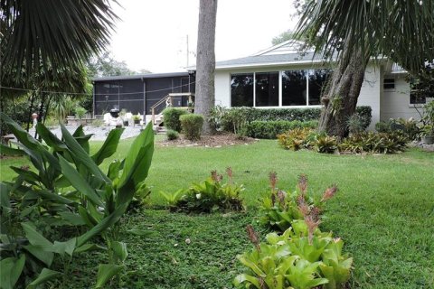 House in Mount Dora, Florida 3 bedrooms, 178.28 sq.m. № 1918941 - photo 13