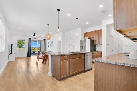 Apartamento en alquiler en Clermont, Florida, 3 dormitorios, 175.59 m2 № 1917162 - foto 3