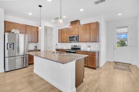 Apartamento en alquiler en Clermont, Florida, 3 dormitorios, 175.59 m2 № 1917162 - foto 4