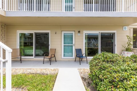 Condo in New Smyrna Beach, Florida, 2 bedrooms  № 1256342 - photo 1