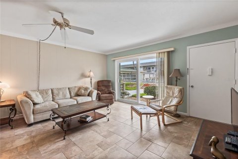Condo in New Smyrna Beach, Florida, 2 bedrooms  № 1256342 - photo 4