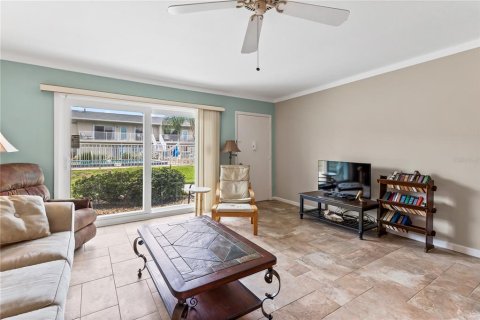 Condo in New Smyrna Beach, Florida, 2 bedrooms  № 1256342 - photo 6