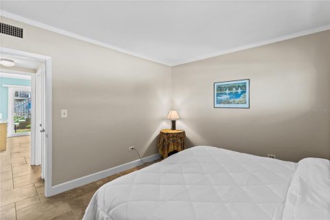 Condo in New Smyrna Beach, Florida, 2 bedrooms  № 1256342 - photo 12