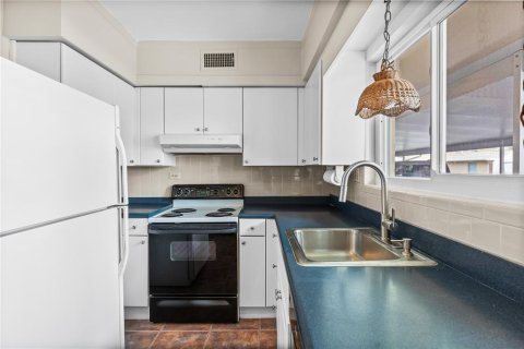 Condo in New Smyrna Beach, Florida, 2 bedrooms  № 1256342 - photo 15