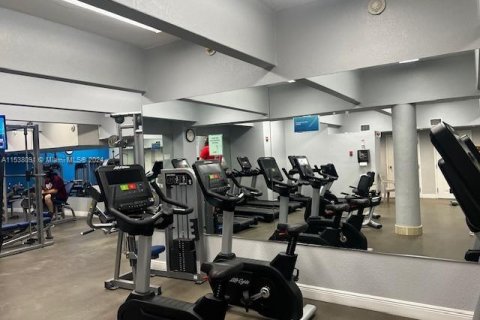 Condominio en venta en Hallandale Beach, Florida, 1 dormitorio, 89.19 m2 № 2035289 - foto 26