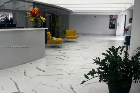 Condominio en venta en Hallandale Beach, Florida, 1 dormitorio, 89.19 m2 № 2035289 - foto 24