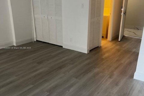 Condominio en venta en Hallandale Beach, Florida, 1 dormitorio, 89.19 m2 № 2035289 - foto 22