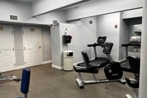 Condominio en venta en Hallandale Beach, Florida, 1 dormitorio, 89.19 m2 № 2035289 - foto 5