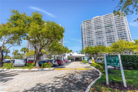 Купить кондоминиум в Авентура, Флорида 2 спальни, 99.22м2, № 1965806 - фото 29