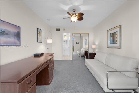 Купить кондоминиум в Авентура, Флорида 2 спальни, 99.22м2, № 1965806 - фото 14