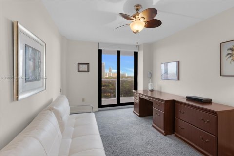 Купить кондоминиум в Авентура, Флорида 2 спальни, 99.22м2, № 1965806 - фото 13