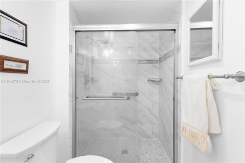 Купить кондоминиум в Авентура, Флорида 2 спальни, 99.22м2, № 1965806 - фото 16