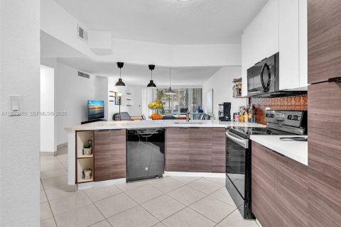 Снять в аренду кондоминиум в Майами, Флорида 2 спальни, 122.17м2, № 2025301 - фото 6