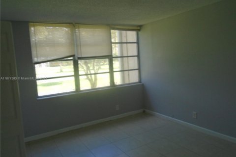 Copropriété à vendre à Lauderhill, Floride: 2 chambres, 106.65 m2 № 1923958 - photo 13