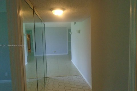 Copropriété à vendre à Lauderhill, Floride: 2 chambres, 106.65 m2 № 1923958 - photo 14