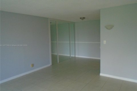 Copropriété à vendre à Lauderhill, Floride: 2 chambres, 106.65 m2 № 1923958 - photo 17