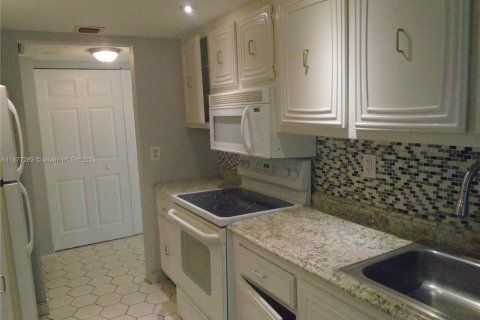 Copropriété à vendre à Lauderhill, Floride: 2 chambres, 106.65 m2 № 1923958 - photo 22