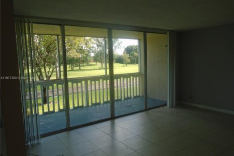 Copropriété à vendre à Lauderhill, Floride: 2 chambres, 106.65 m2 № 1923958 - photo 16