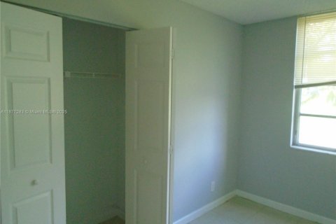 Copropriété à vendre à Lauderhill, Floride: 2 chambres, 106.65 m2 № 1923958 - photo 12