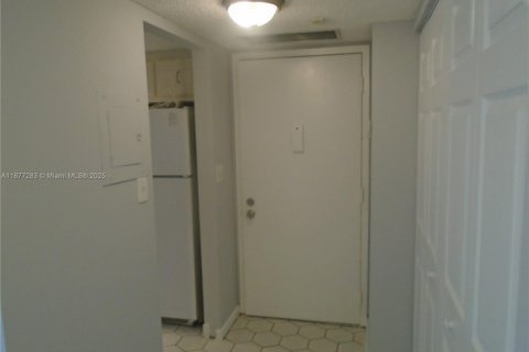 Copropriété à vendre à Lauderhill, Floride: 2 chambres, 106.65 m2 № 1923958 - photo 15