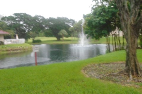 Copropriété à vendre à Lauderhill, Floride: 2 chambres, 106.65 m2 № 1923958 - photo 3