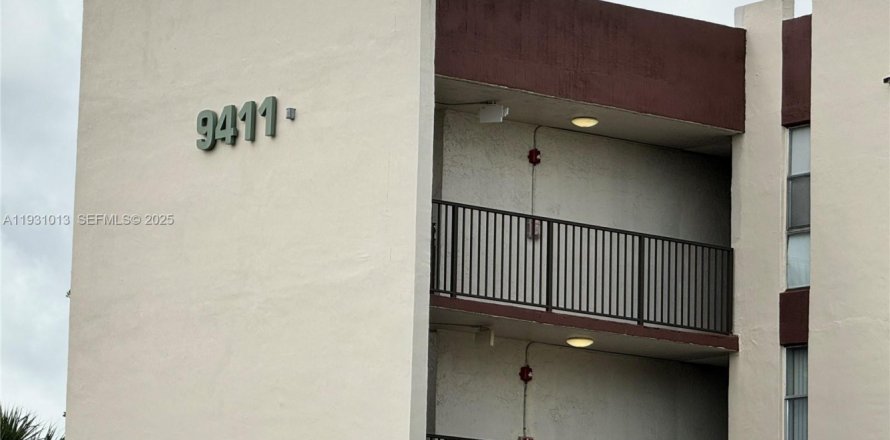 Condo in Miami, Florida, 2 bedrooms  № 1989961