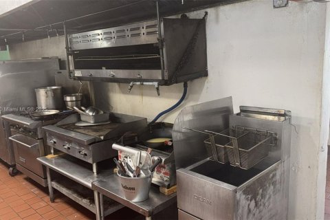 Commercial property in St. Lucie, Florida № 1939620 - photo 17