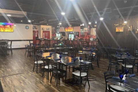 Commercial property in St. Lucie, Florida № 1939620 - photo 3