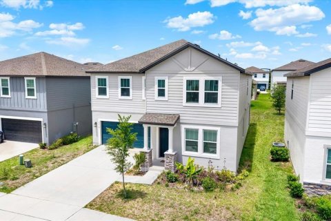 House in Davenport, Florida 4 bedrooms, 285.12 sq.m. № 2222255 - photo 2