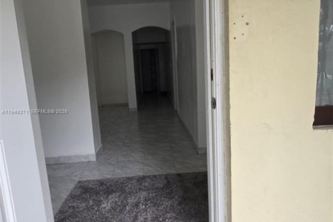 Снять в аренду виллу или дом в Майами, Флорида 3 спальни, 181.25м2, № 2005123 - фото 23