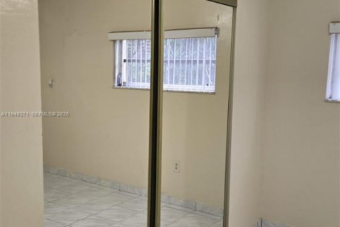 Снять в аренду виллу или дом в Майами, Флорида 3 спальни, 181.25м2, № 2005123 - фото 5